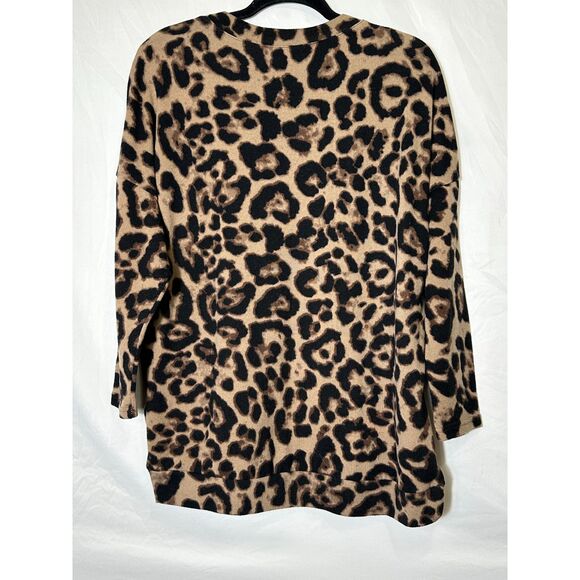 Amaryllis Animal Print, Oversized Sweater Size M Side Slits Long Sleeve Stretchy - Picture 4 of 6